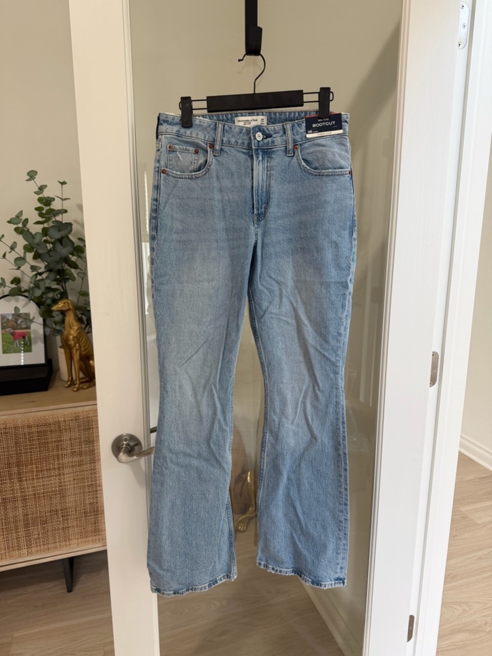 NWT Abercrombie & Fitch Mid Rise Light Blue Bootcut Jeans 26 short